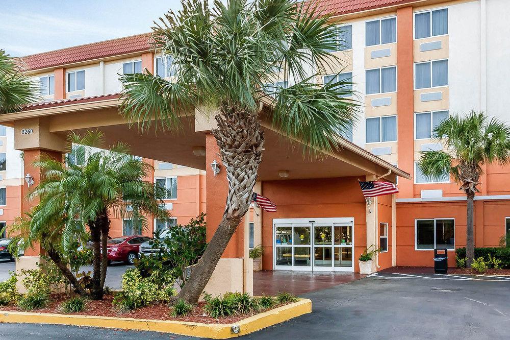 Comfort Inn St Petersburg North St. Petersburg Exterior photo