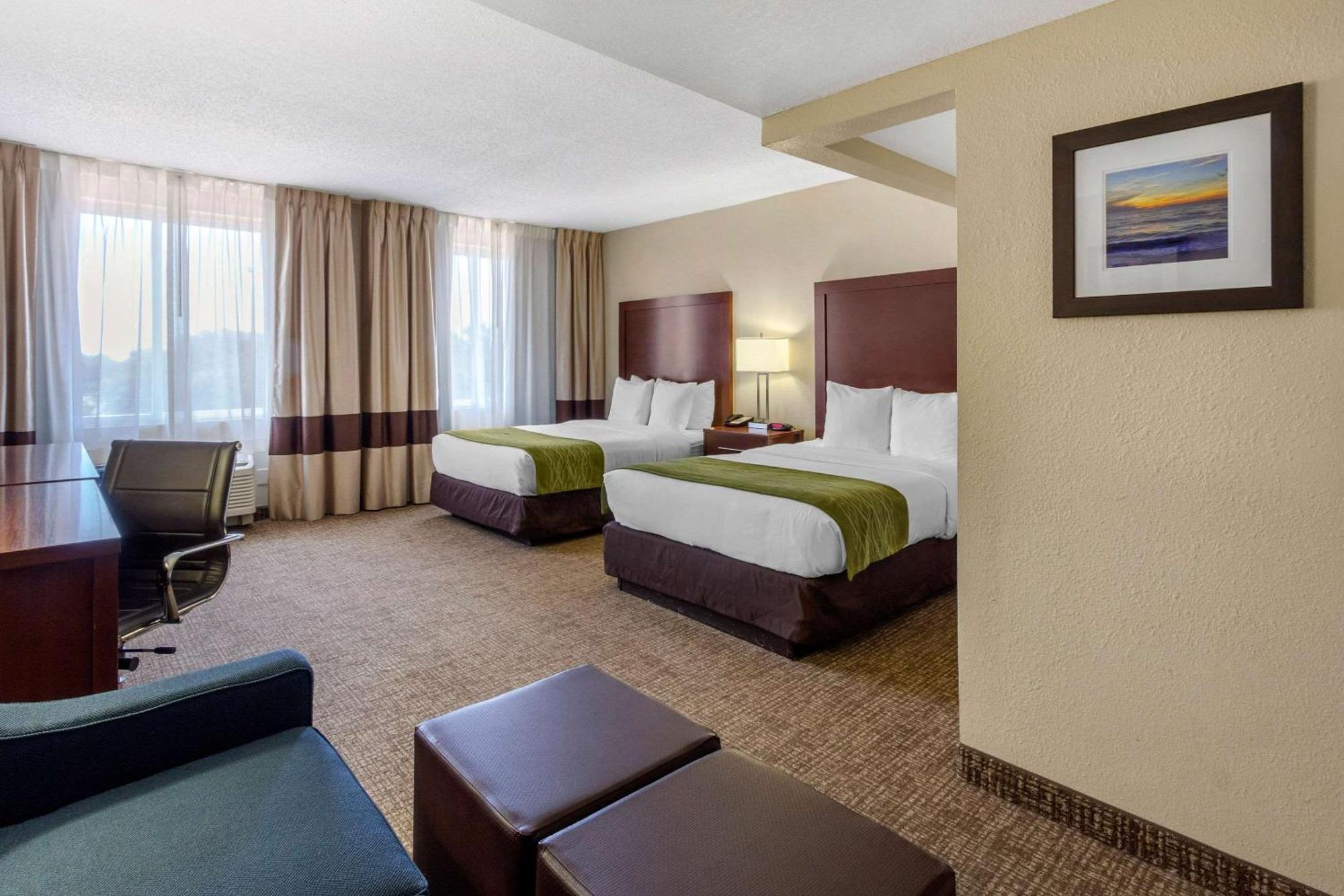 Comfort Inn St Petersburg North St. Petersburg Exterior photo